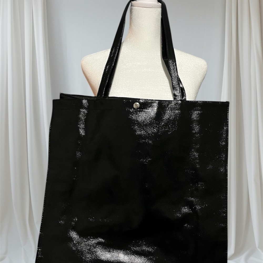 ((ITEM SOLD)) ‼️‼️ Black Shiny Tote Bag